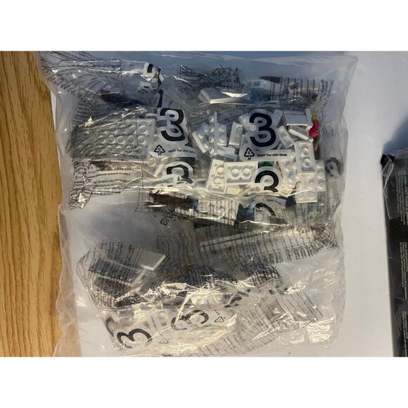 LEGO Creator 10229  Winter Village Cottage New Retired Vintage Open Box Holiday - Picture 9 of 16